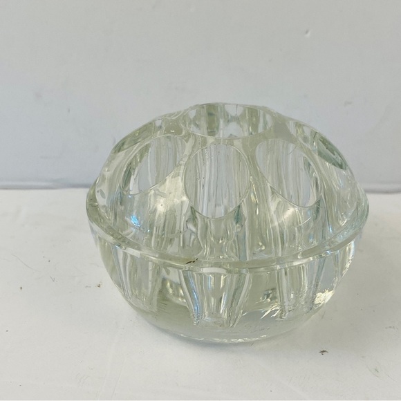 Vintage glass flower frog three-dimensional  small eight holes ikebana vase (1) - Picture 6 of 10